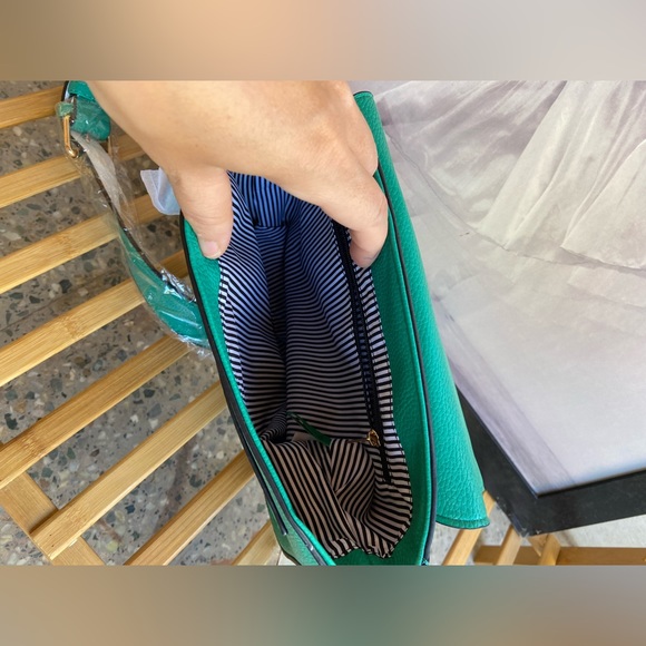 United Colors of Benetton Sling Bag With Adjustable Strap - Picture 9 of 11